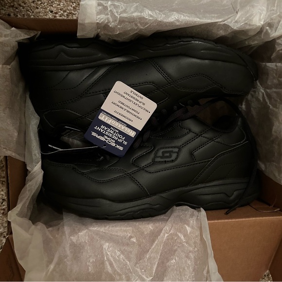 NWT - Black Skechers Work Slip-Resistant Footwear with Relaxed Fit - Picture 5 of 9